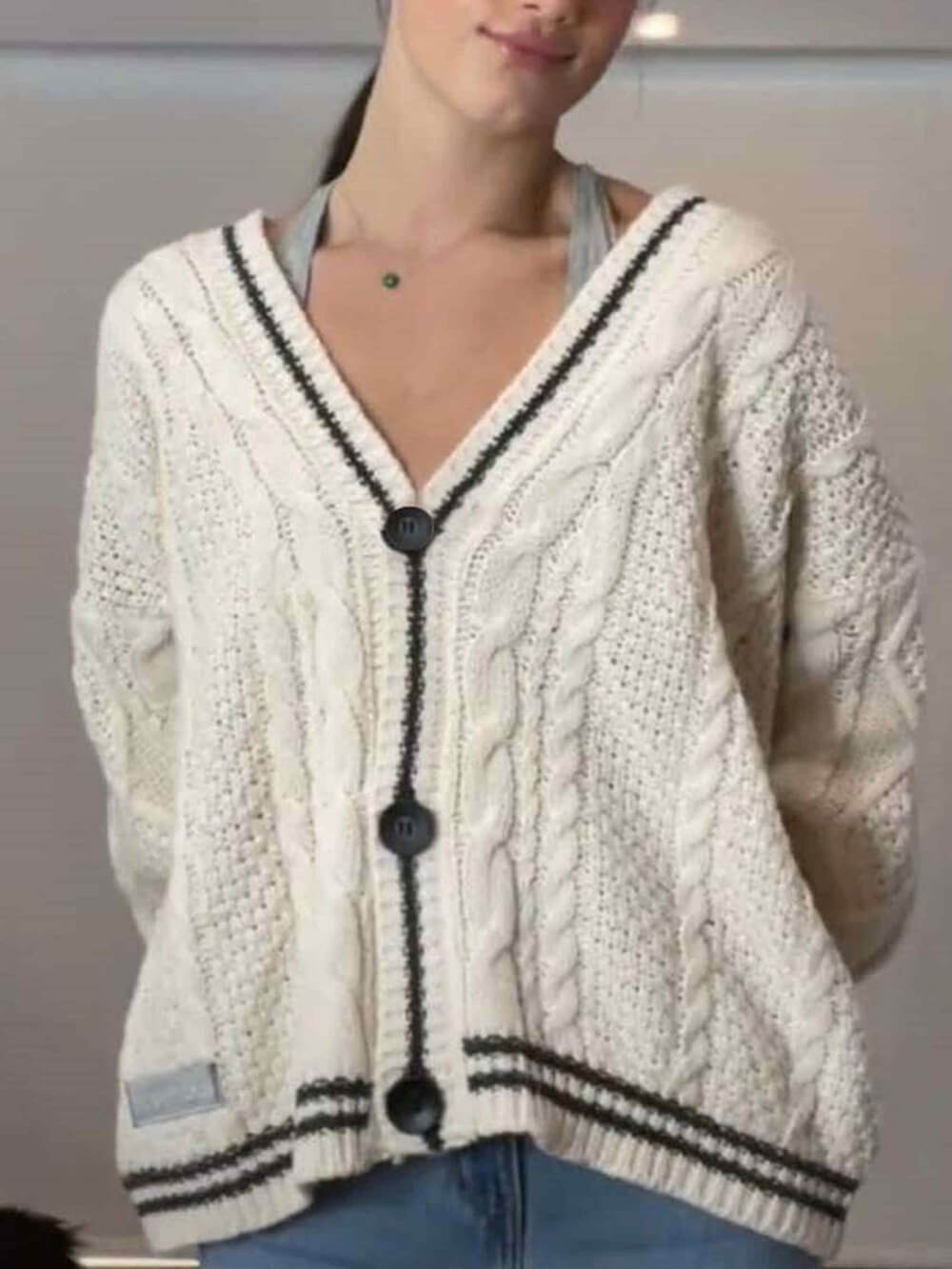 Loose Star Embroidered Cardigan