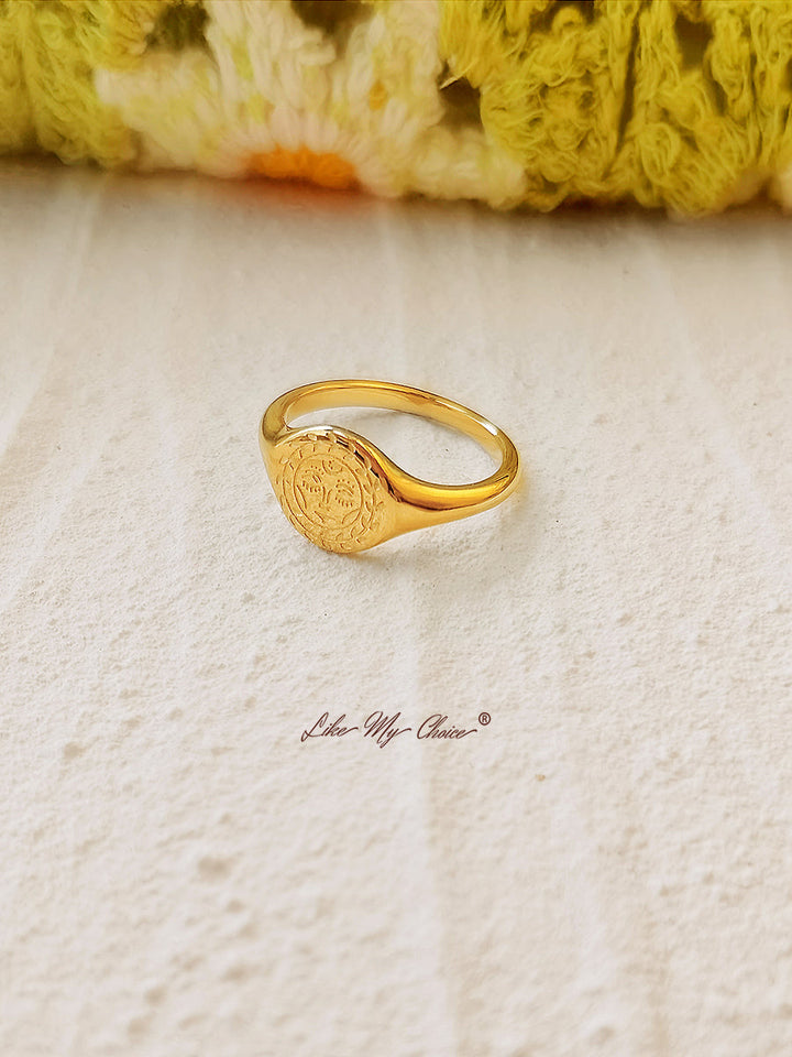Love By The Moon Signet Boho Ring