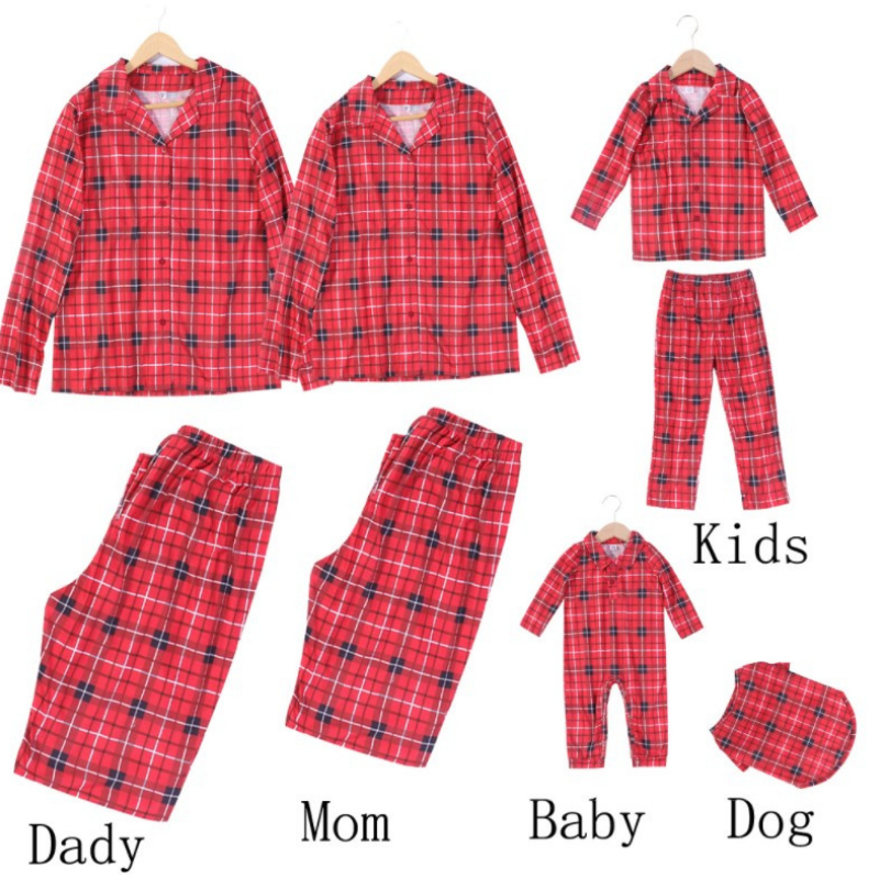 بدلة الوالدين والطفل بقميص مطبوع عليه مربعات باللون الأحمر لعيد الميلاد (مع ملابس للكلاب الأليفة)