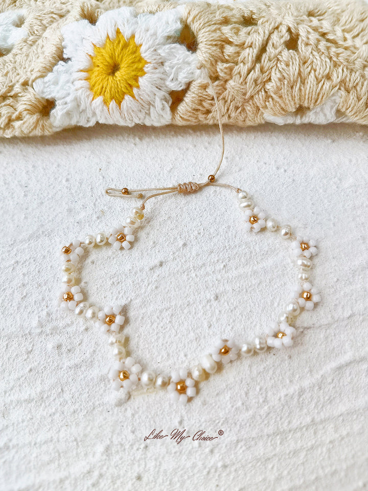 Verstellbares Perlenarmband mit Kordelzug, weißes Gänseblümchen