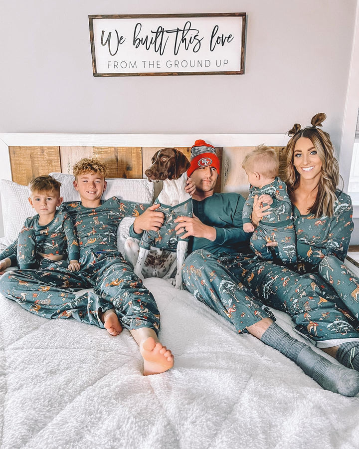 Set pigiami natalizi coordinati con simpatici animali natalizi (con pigiama di cane)