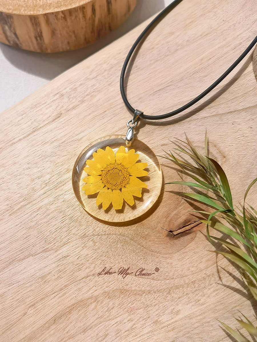 Hippie Flower Pendant Necklace