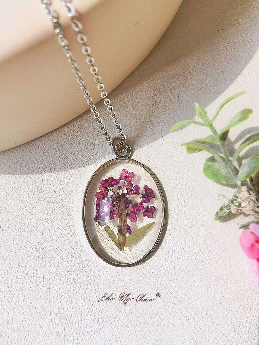 Resin Pendant Necklace With Scottish Heather Dried Flowers