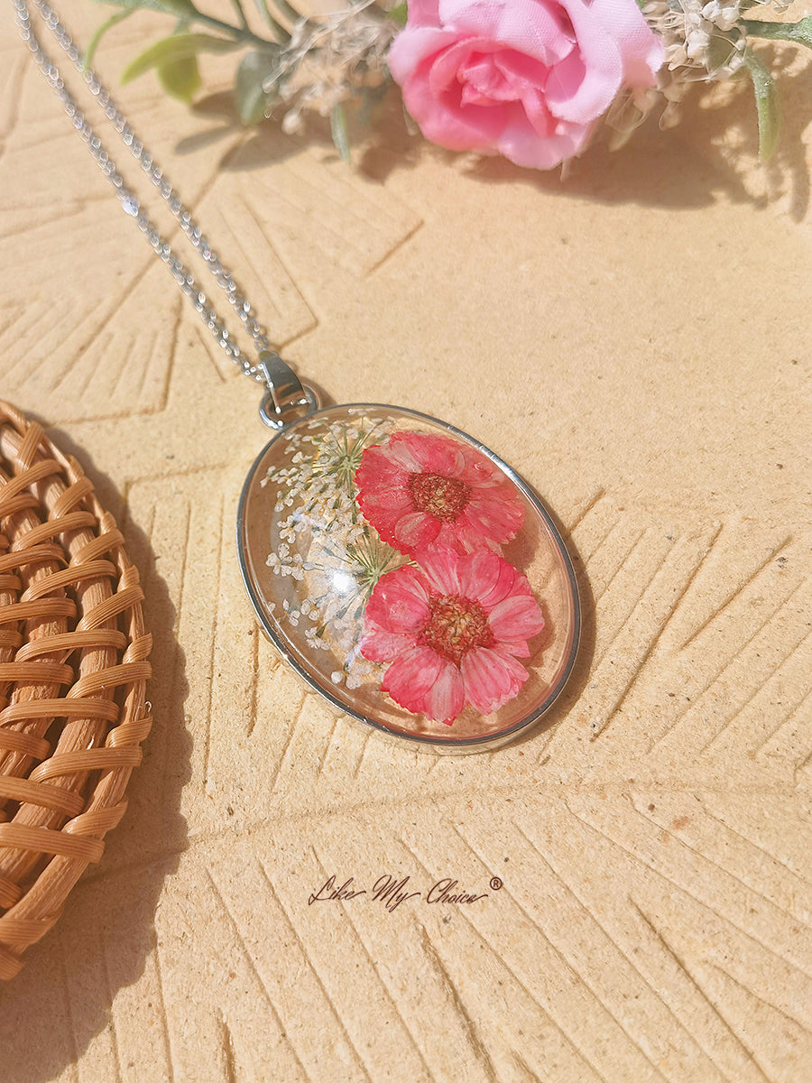 Resin Pendant Necklace With Gesanghua Dried Flowers