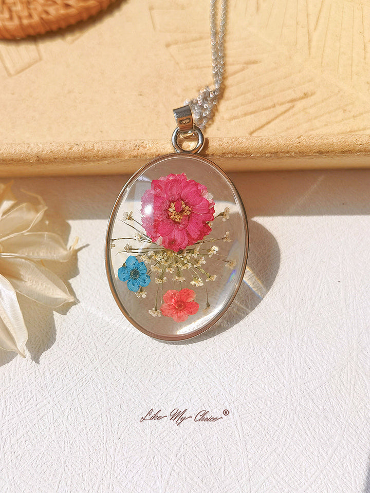 Resin Pendant Necklace With Forget-Me-Not Red Galsang Flower