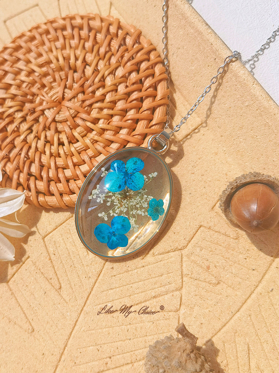 Pryskyřice přívěsek náhrdelník s modrou hortenzií sušené květiny