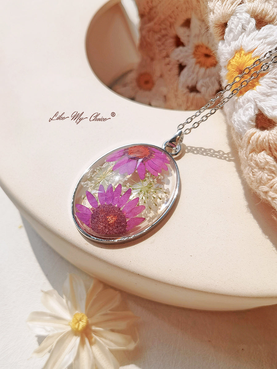 Collier pendentif en résine avec fleurs séchées en marguerite en dentelle Queen Anne