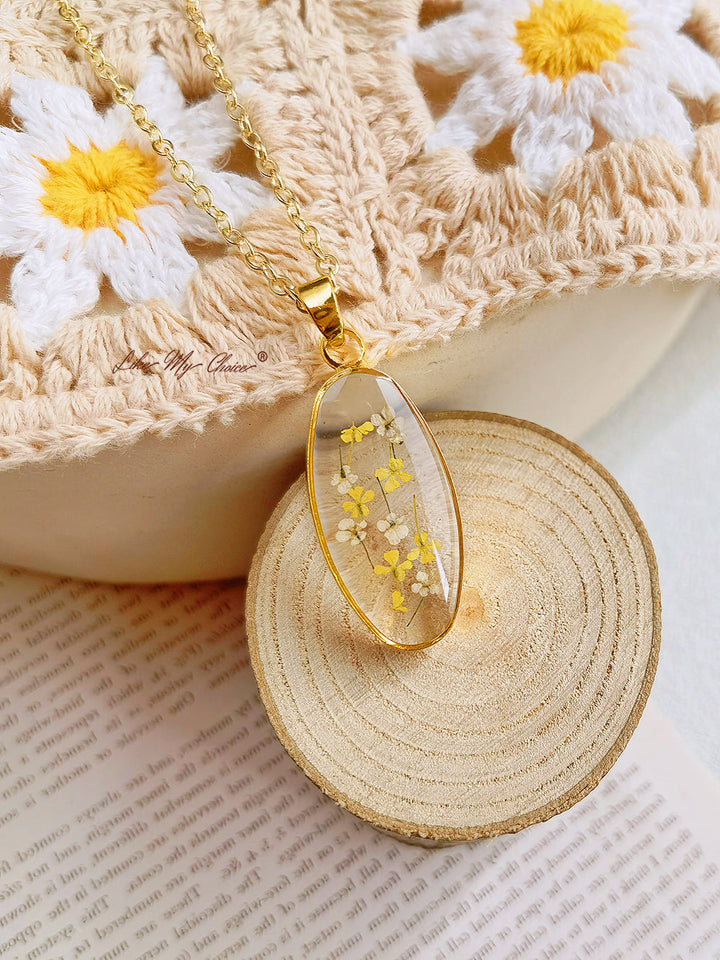 Mini Tulip Golden Oval Pendant  Natural Resin Necklace