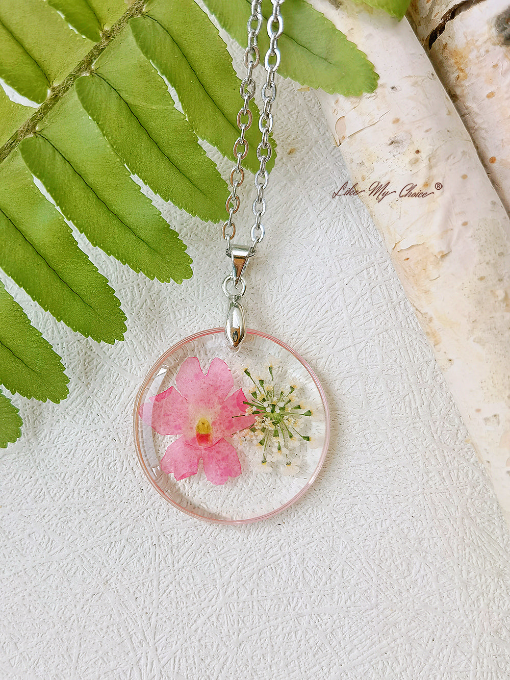 Květinový náhrdelník z narcisové pryskyřice