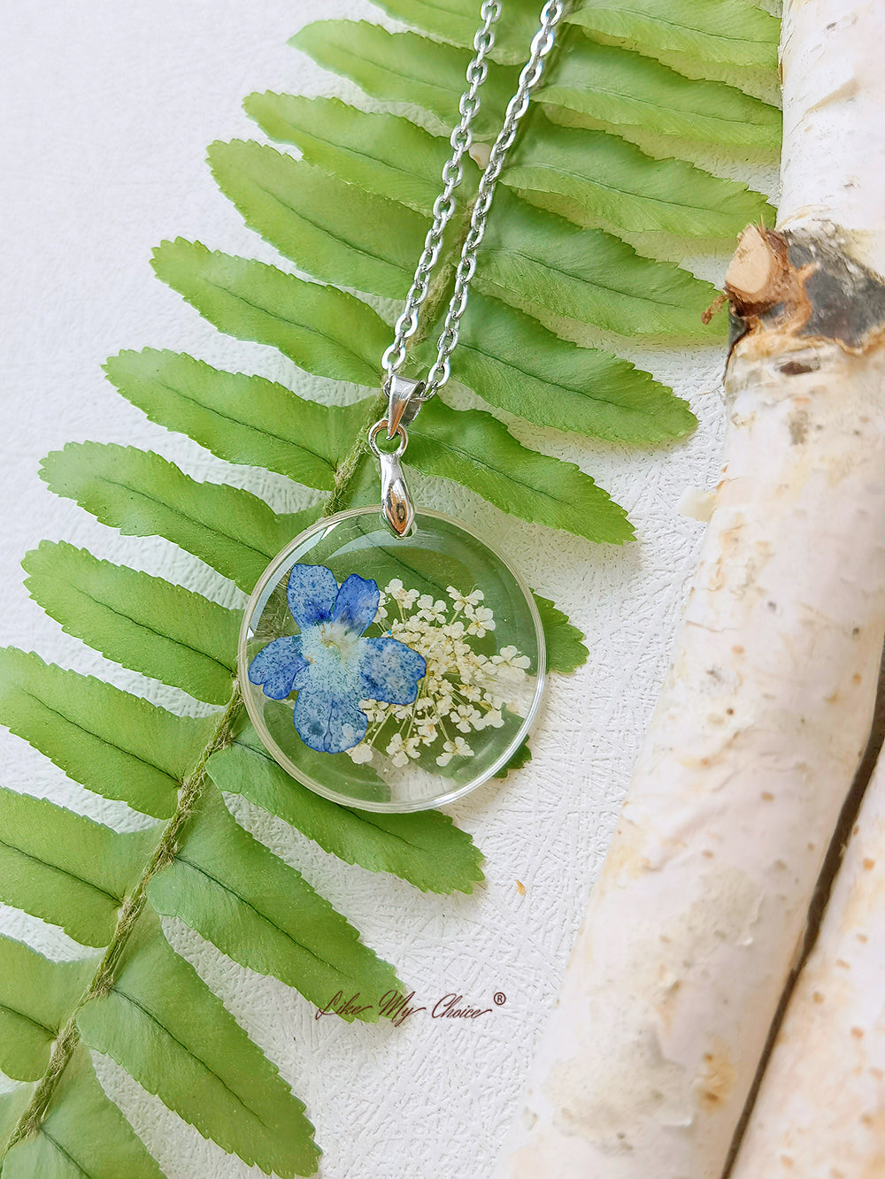 Queen Anne Lace Mallows Flower Botanical Pendant Circle Necklace