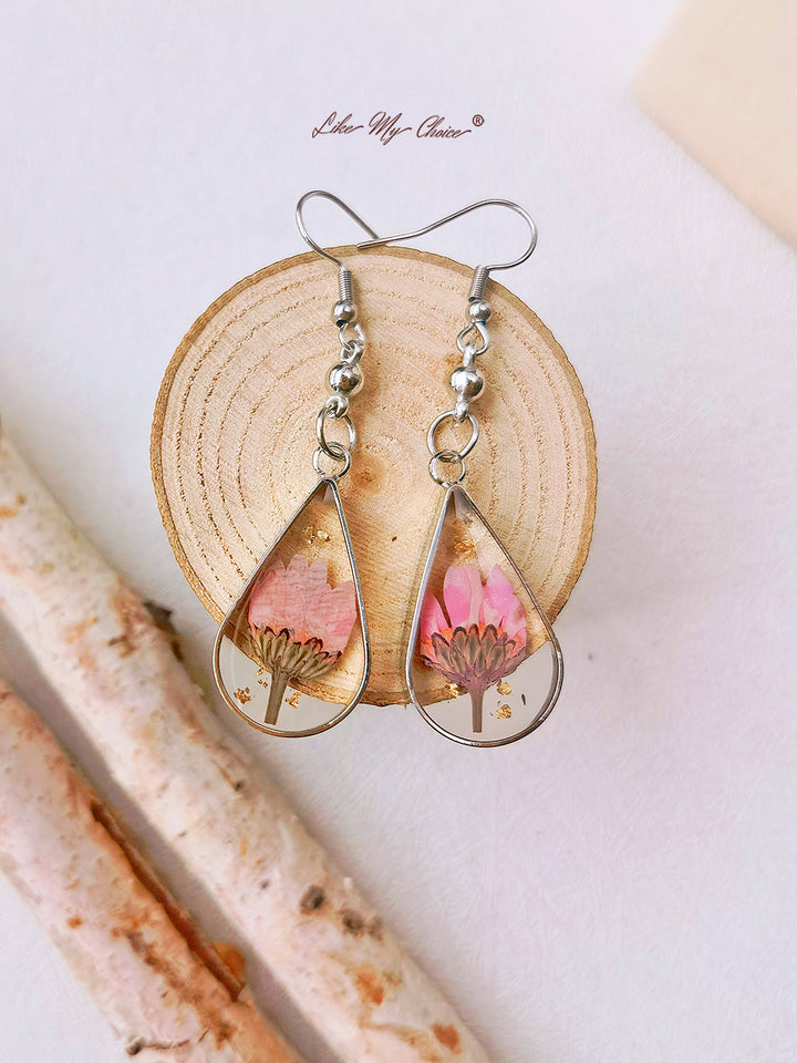 Boucles d'oreilles pendantes feuille d'or marguerite rose