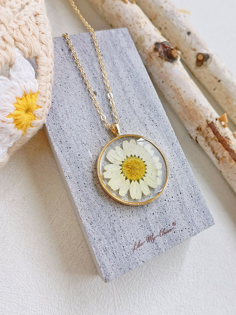Natural Daisy Pressed Flower Necklace