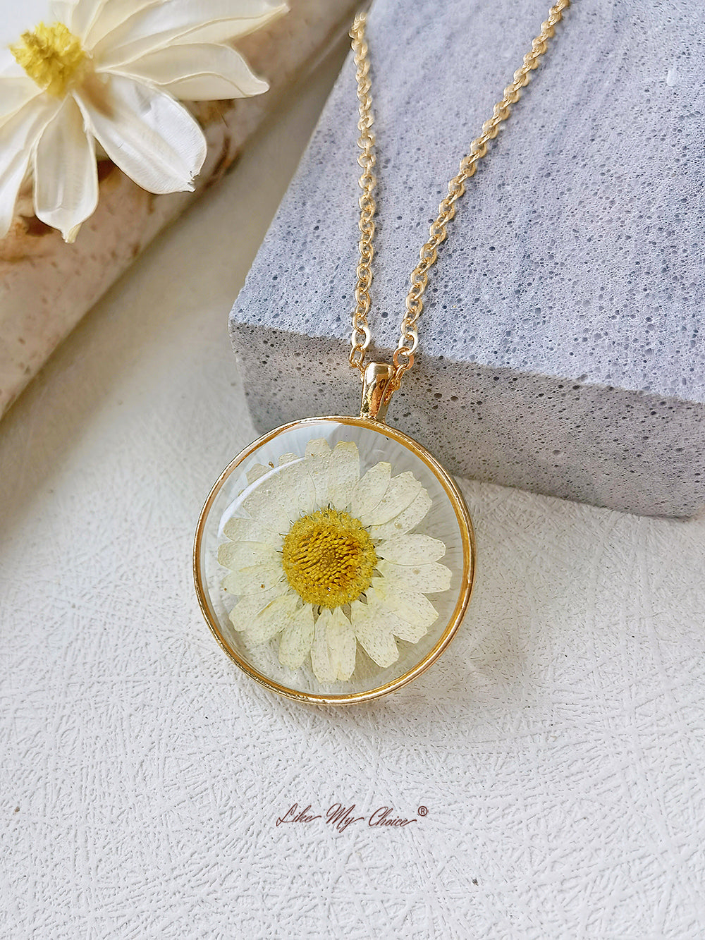 Natural Daisy Pressed Flower Necklace