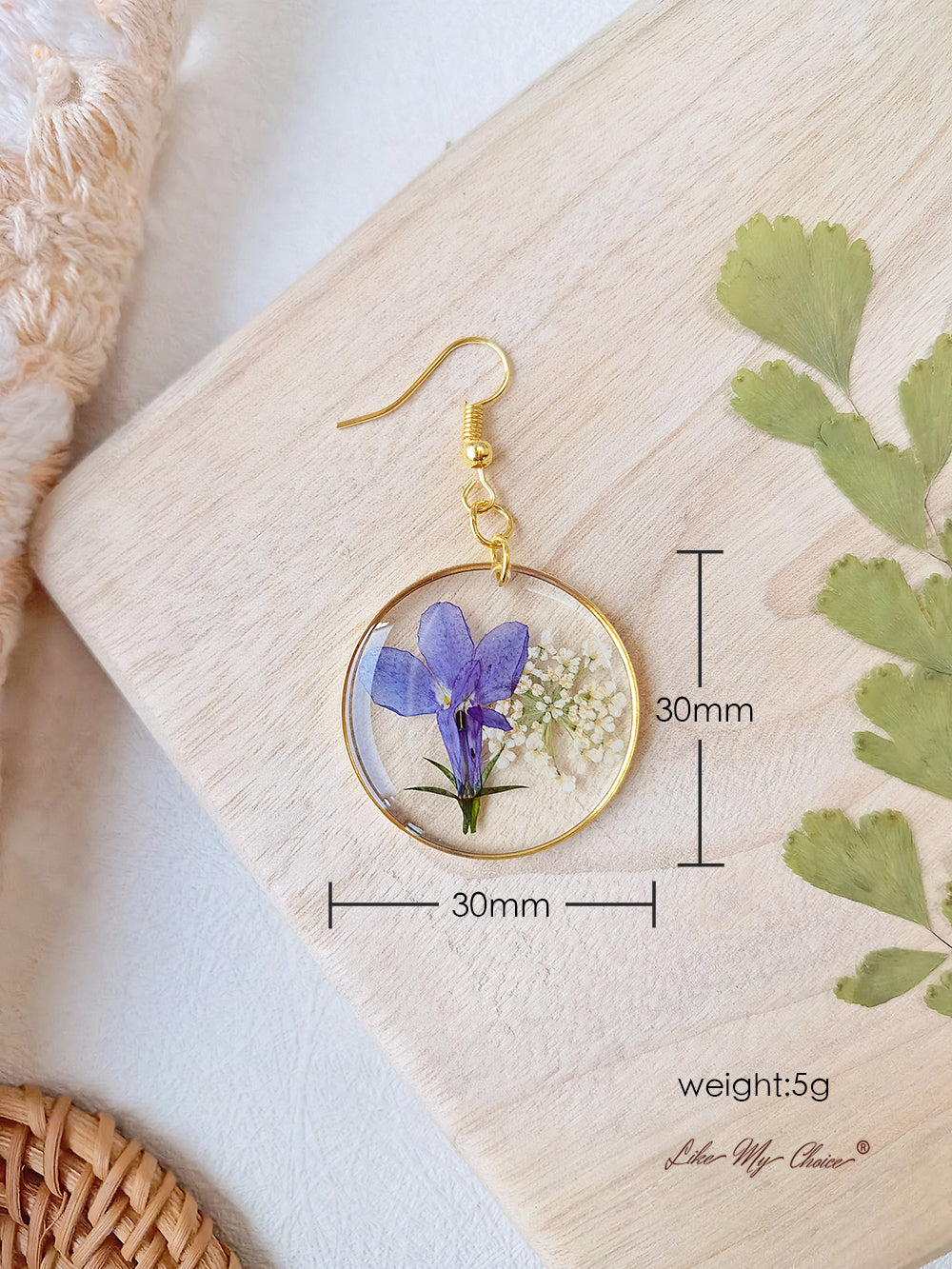Einzigartige runde Ohrringe mit getrockneten Blumen