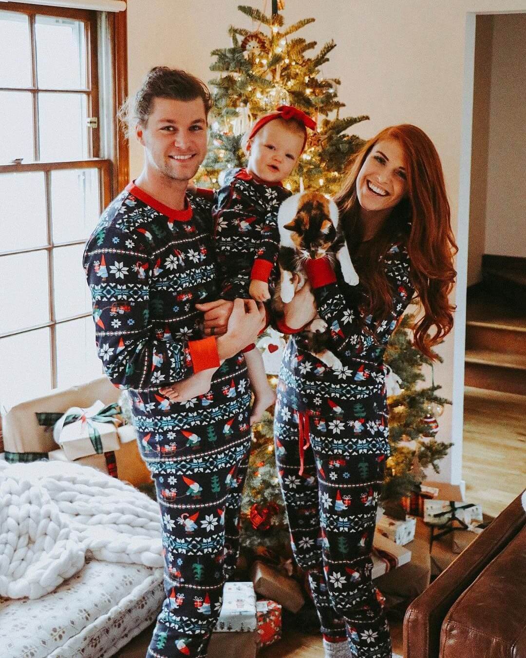Ensembles de pyjamas assortis pour la famille à imprimé père Noël et flocon de neige
