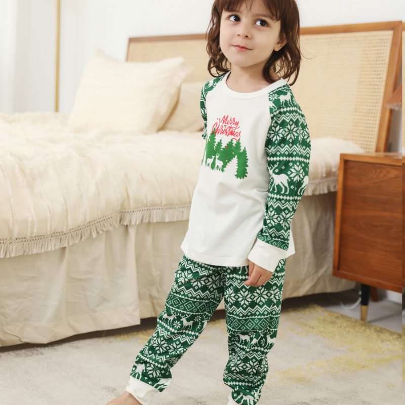 Eltern-Kind-Pyjama mit Rundhalsausschnitt und Weihnachtsdruck
