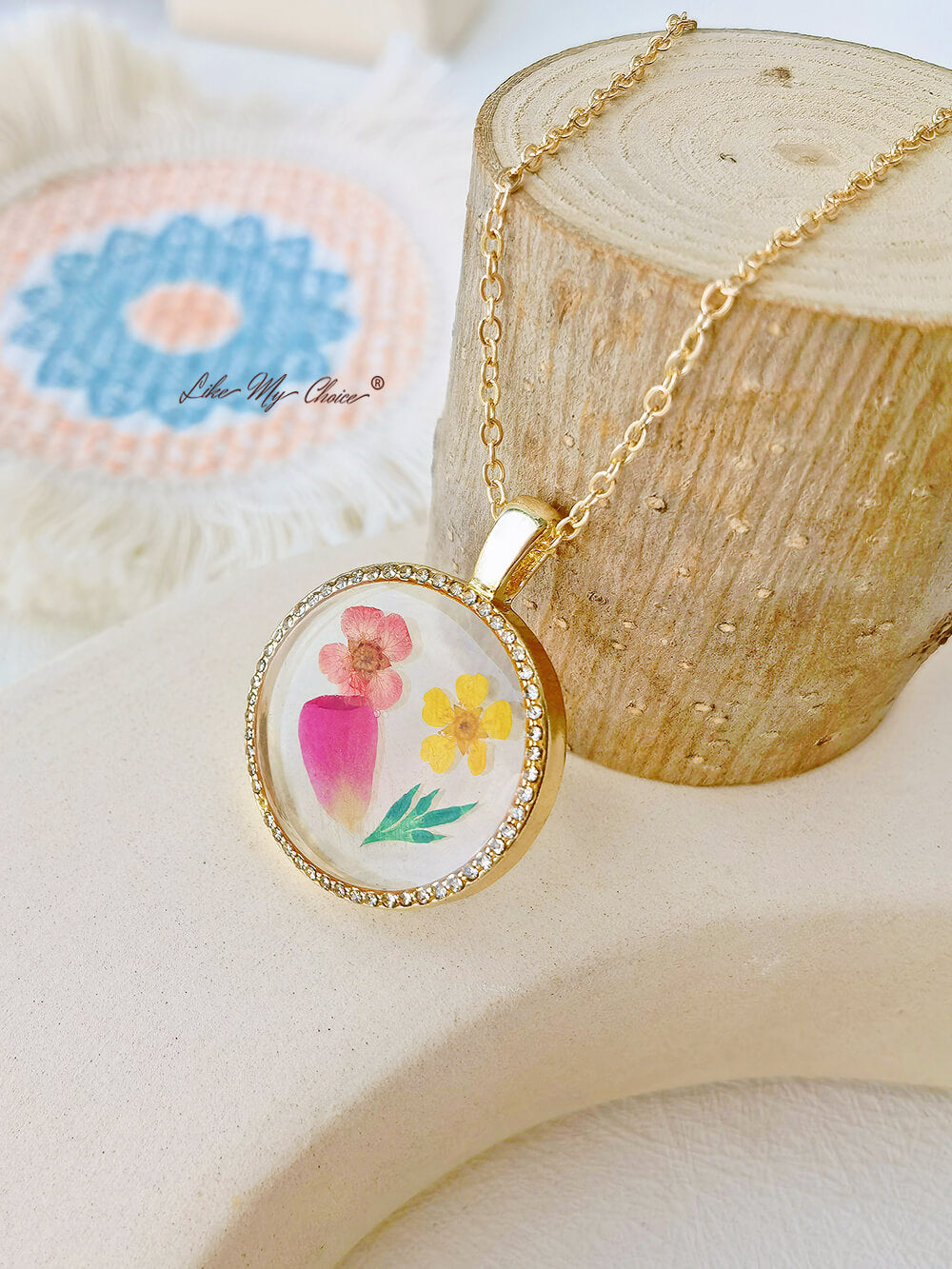 Gemini Forget Me Not Flower Resin Round Crystal Pendant Necklace
