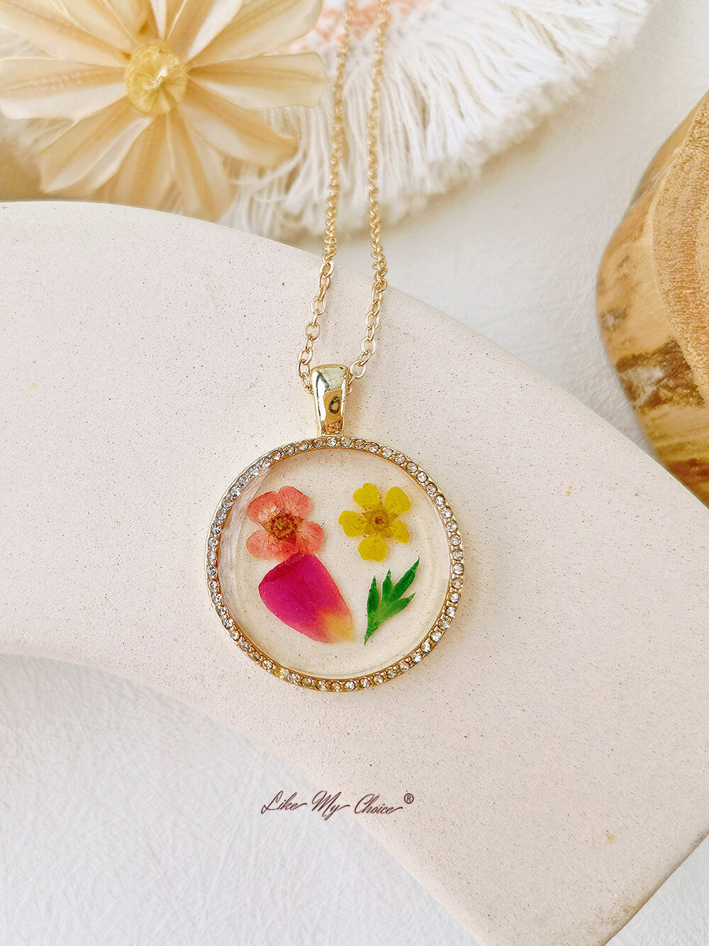 Collier pendentif en cristal rond en résine fleur mois de naissance