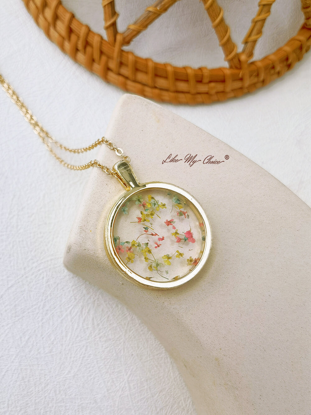 Květinový kulatý křišťálový náhrdelník s přívěskem z pryskyřice