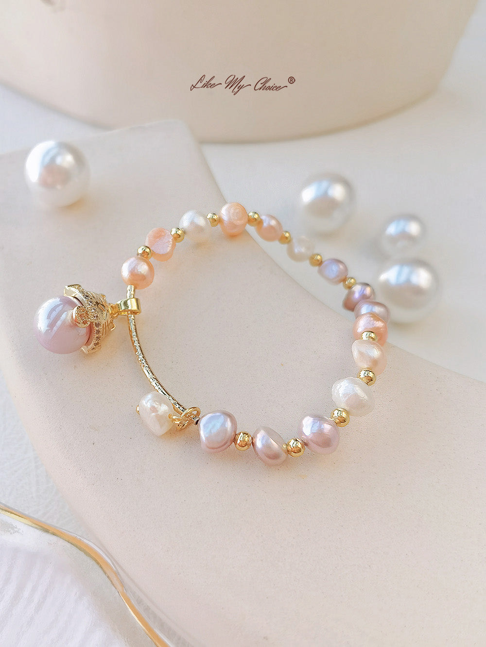 Brazalete de perlas de agua dulce asimétricas barrocas