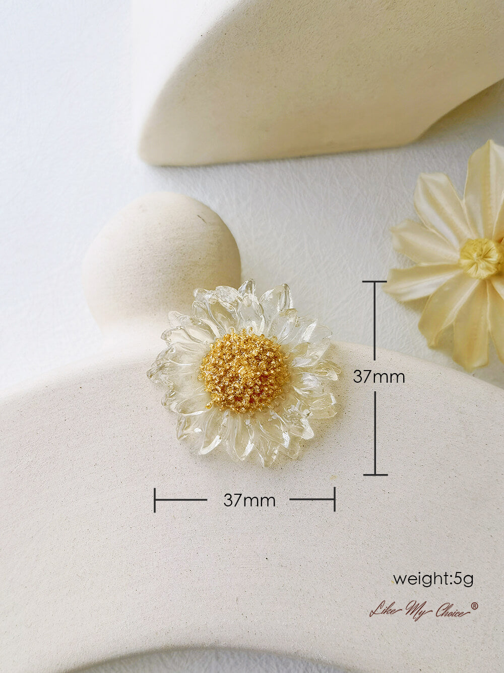 Resin Transparent Golden Daisy Flower