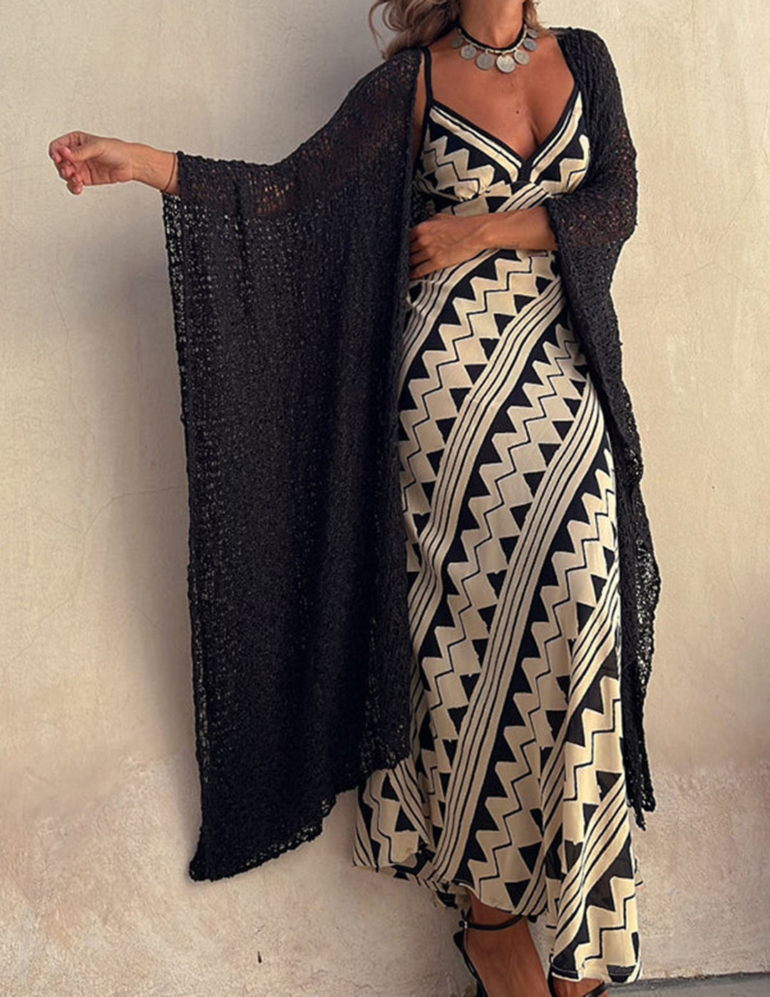 Exklusiv Melody Satin Midi-klänning med smockad rygg etniskt tryck
