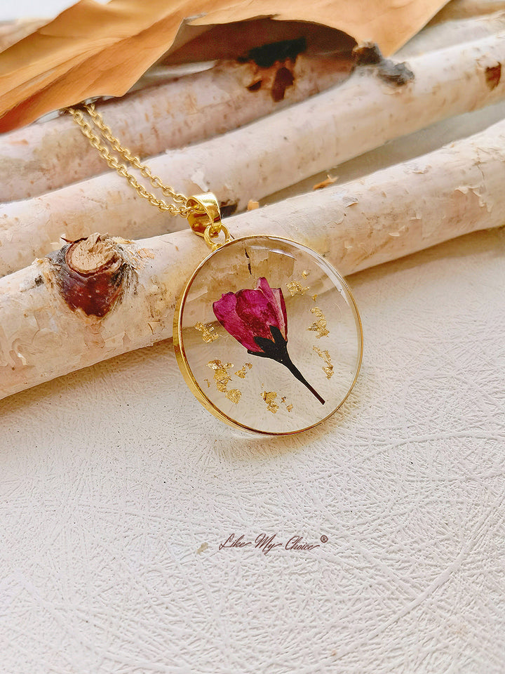 Pryskyřicový květinový náhrdelník: August Rose