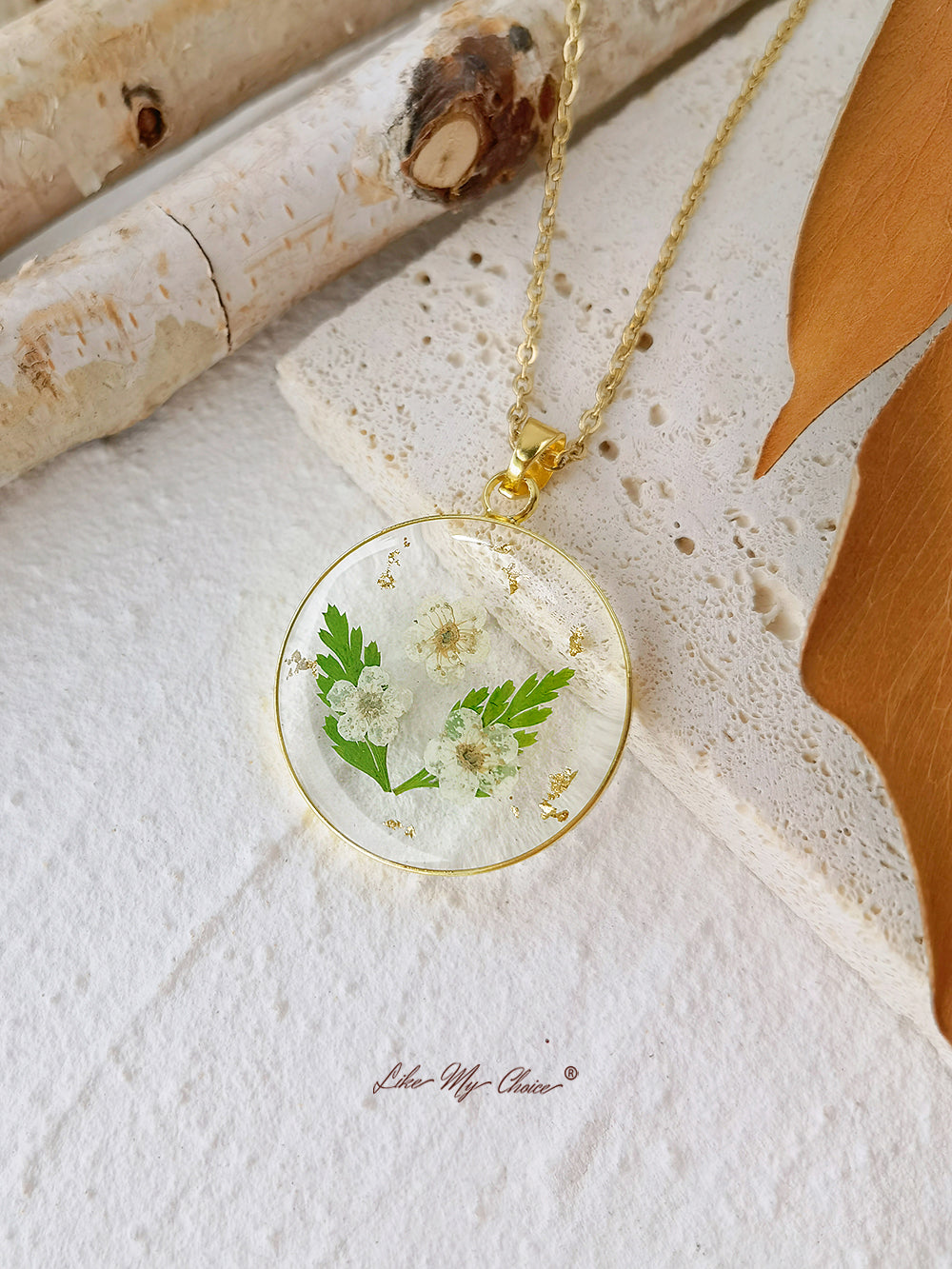Handmade Daisy Flower Pendant Necklace