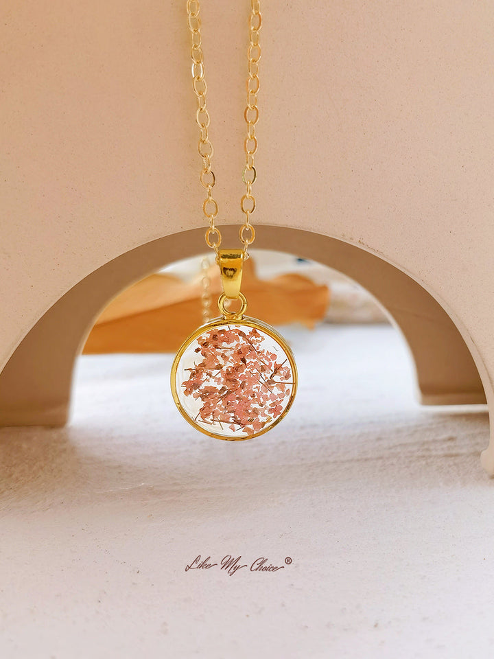 Collier de cercle d'or de pendentif botanique de fleur de dentelle de reine Anne