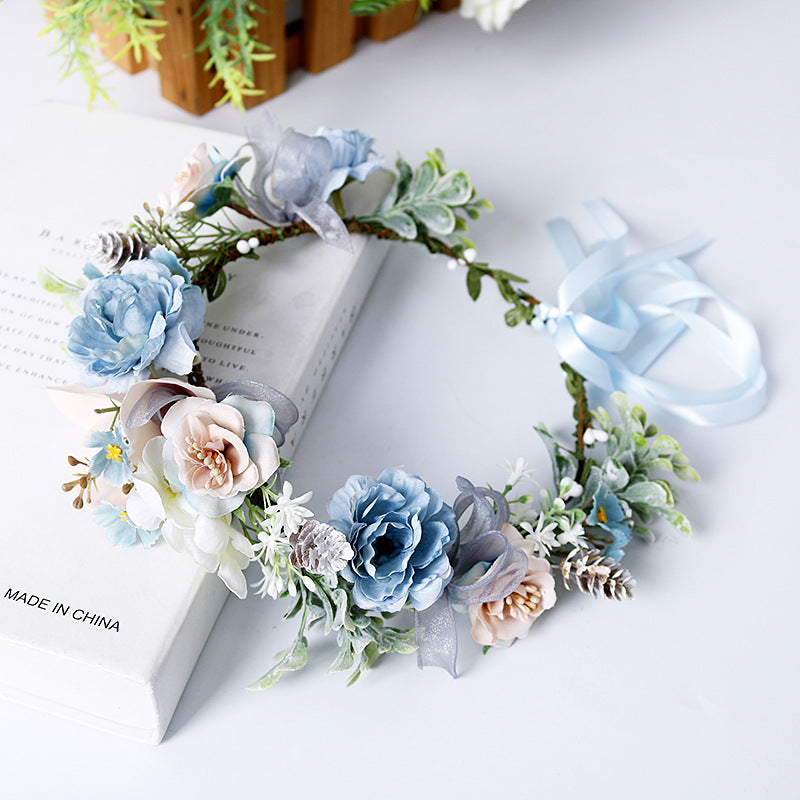 Élégante couronne de fleurs bleues