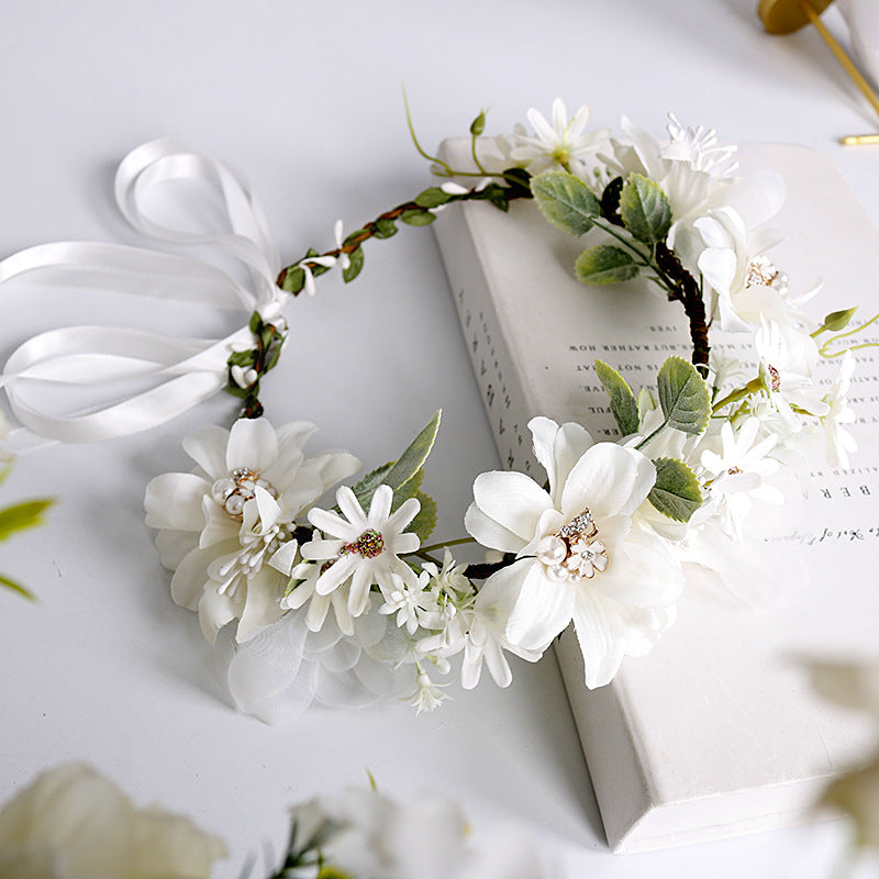 כתר פרחים של פנינה לבנה ריינסטון