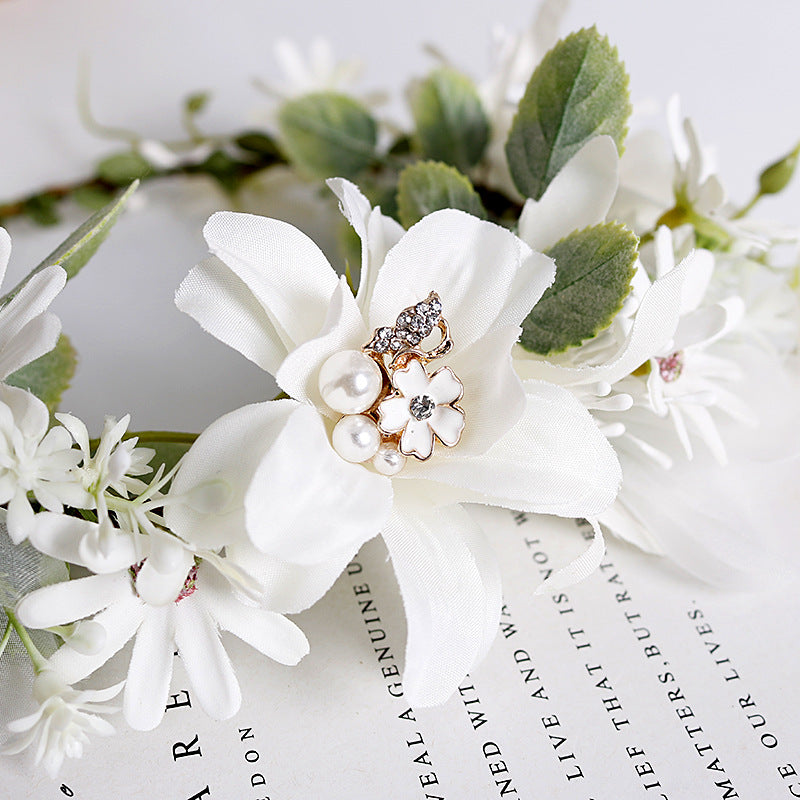 Corona de flores de diamantes de imitación de perlas blancas
