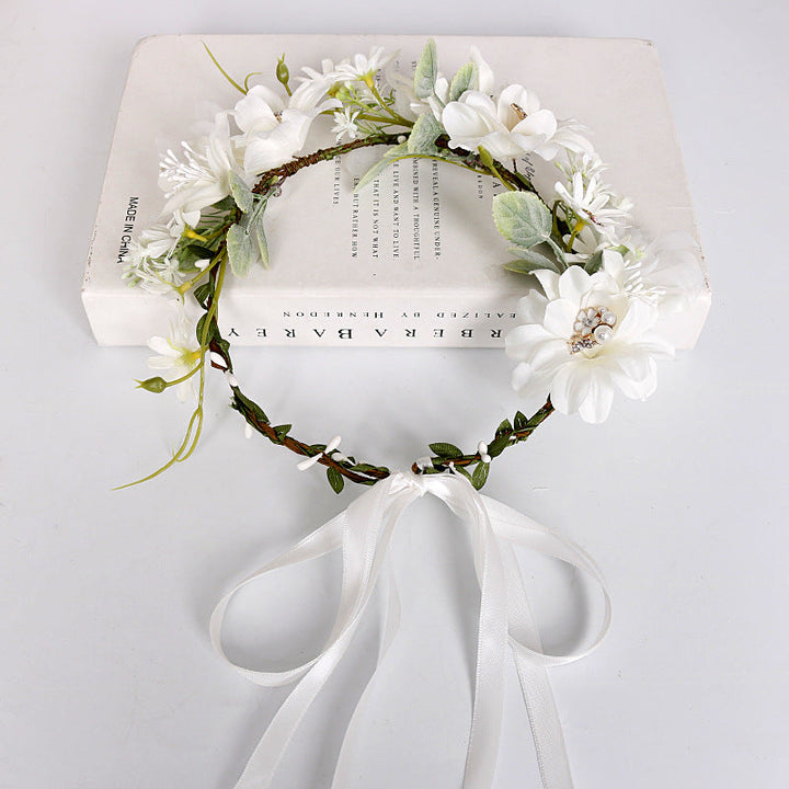 Coroană de flori cu stras perlat alb