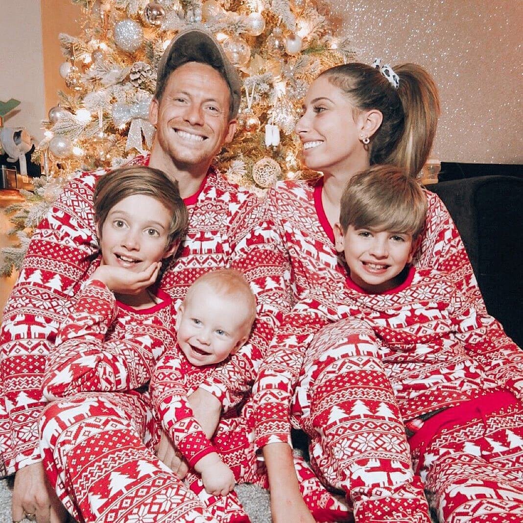 Červené a bílé vánoční potisk rodinné sady pyžama