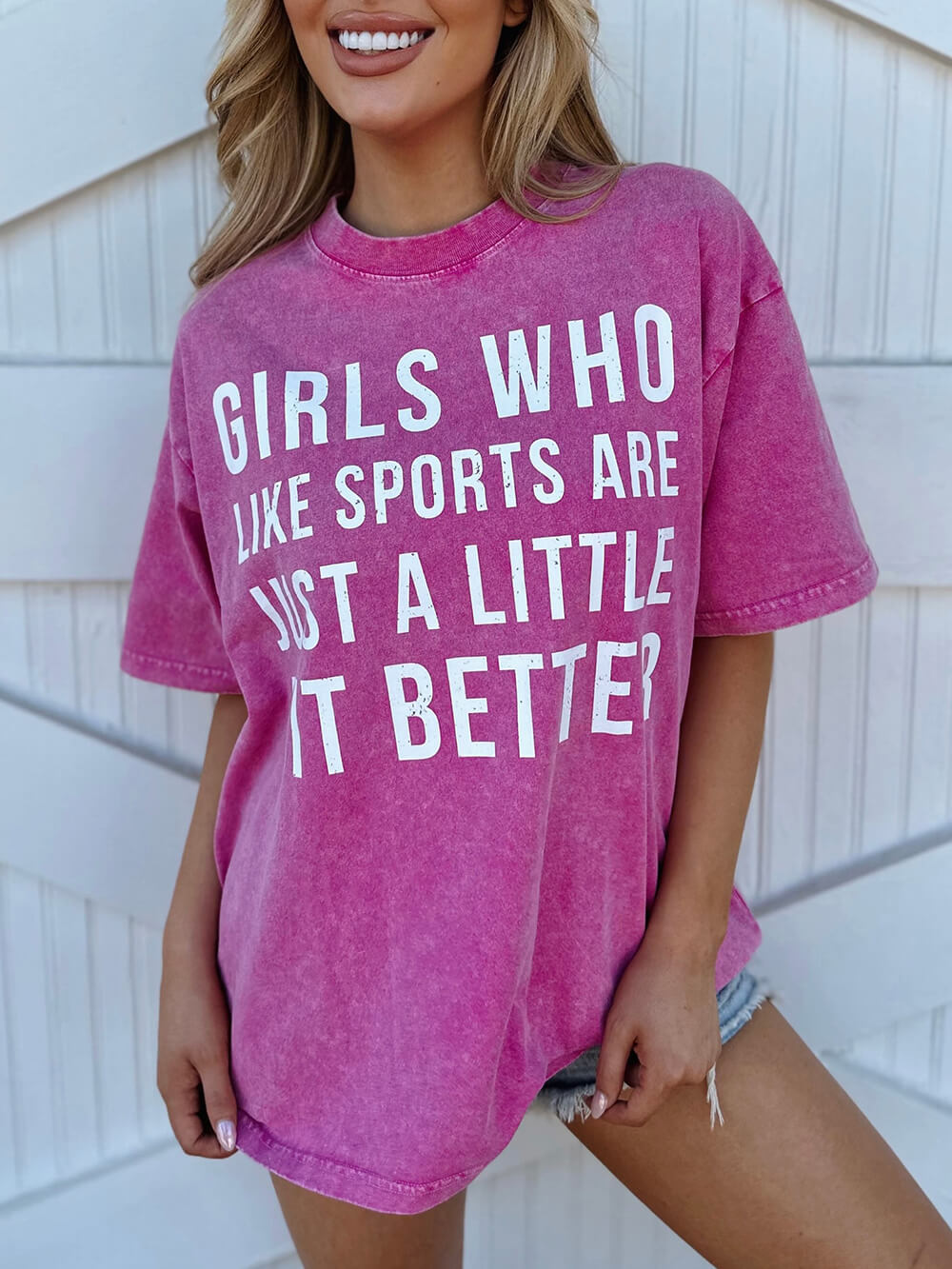 mineralvask ¡° piger, der kan lide sport, er bare en lille smule bedre ¡± pink t-shirt