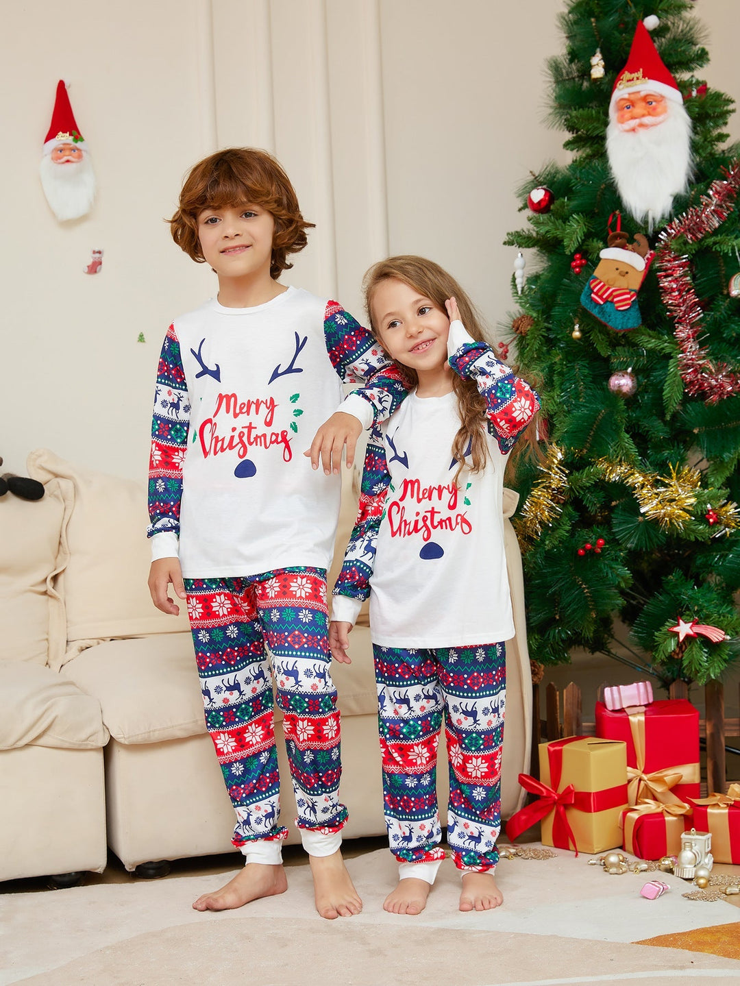 Passende Weihnachts-Pyjama-Sets mit Hirschmuster (mit Haustieren)