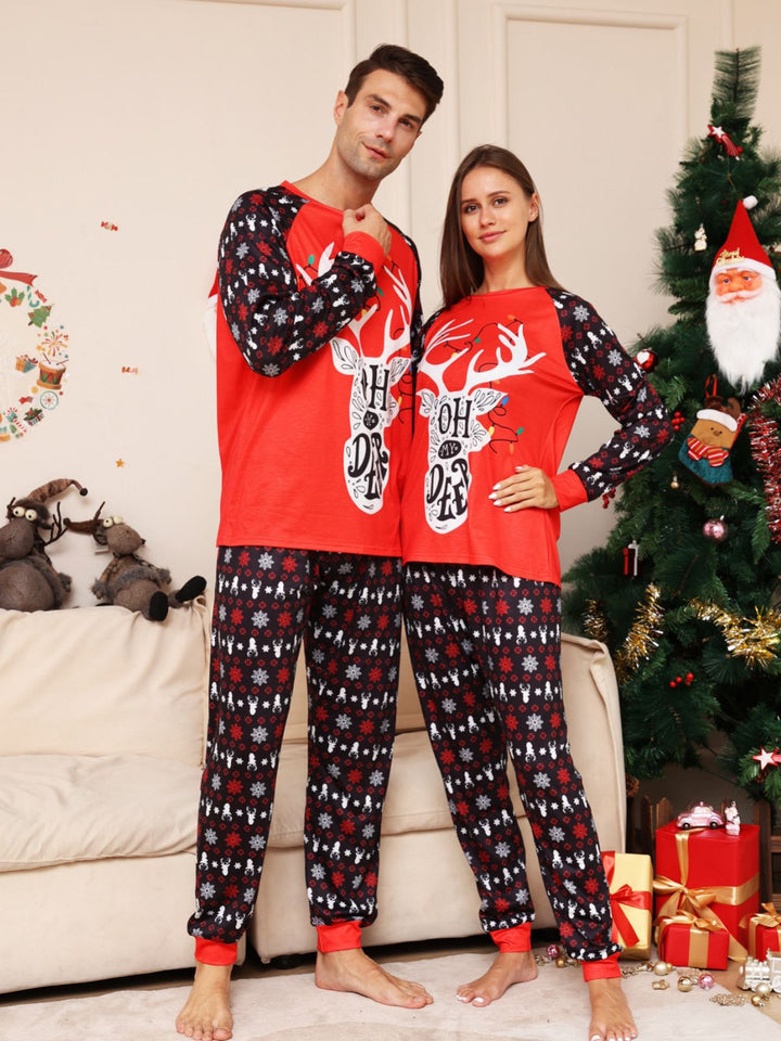 Red Christmas Snow Deer Fmilily Matching Pyjamas Sets (mat Hausdéieren Hondskleeder)