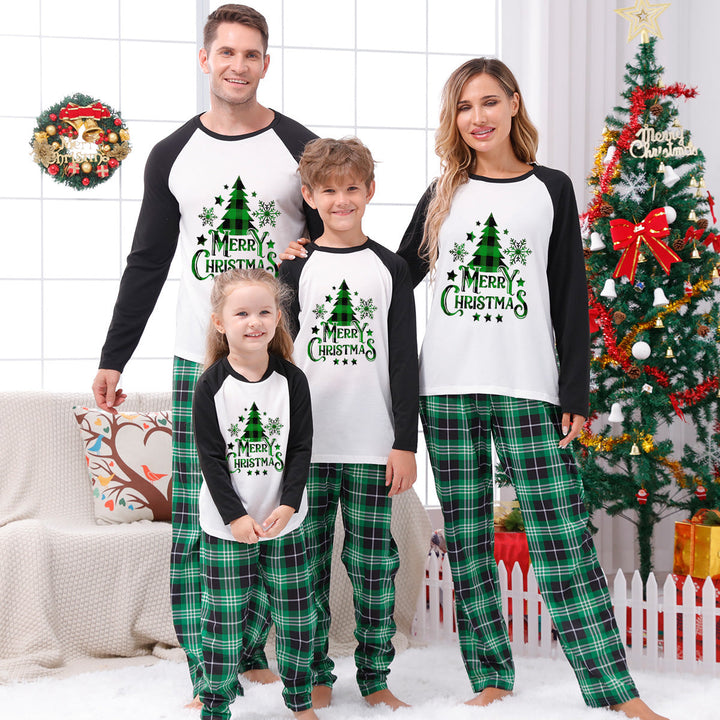 أطقم بيجامات متطابقة للعائلة بنمط شجرة عيد الميلاد منقوشة باللون الأخضر (مع ملابس الكلاب الأليفة)