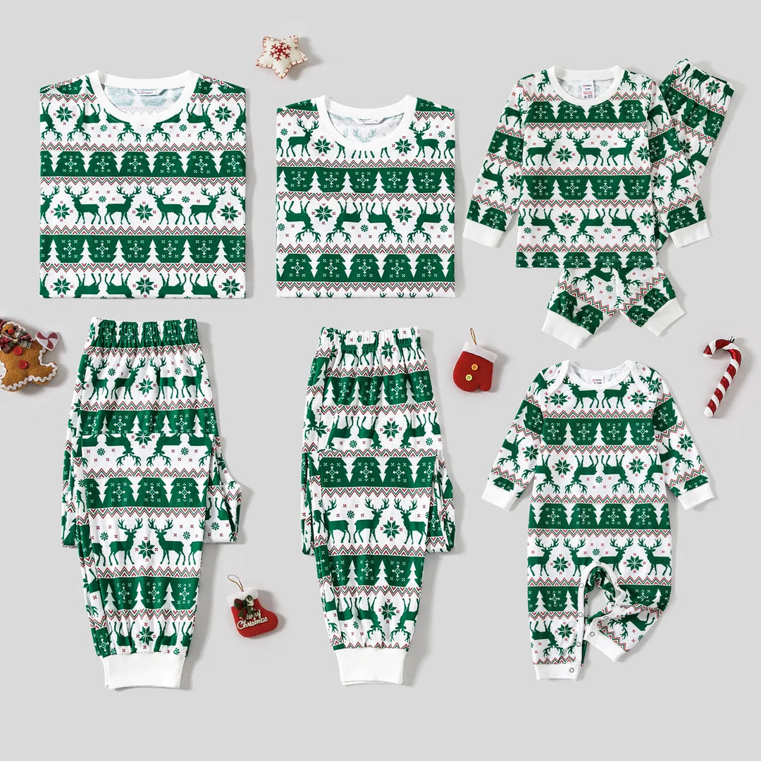 Set pigiama coordinato familiare con alce di Natale verde