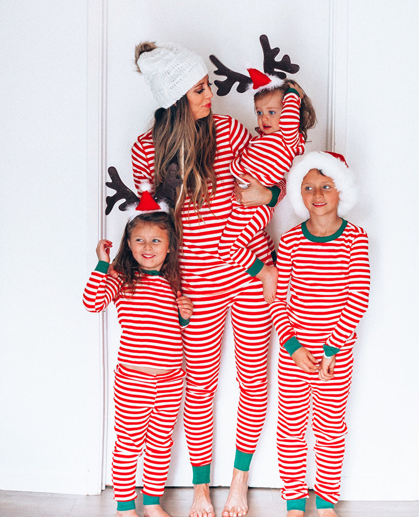 Ensemble de pyjamas assortis pour la famille à col vert rayé rouge et blanc